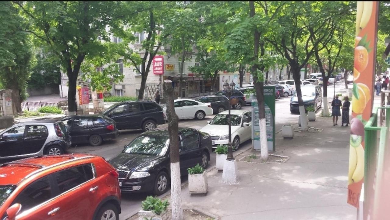 Ultracentral Armeneasca Street Chisinau Exterior photo