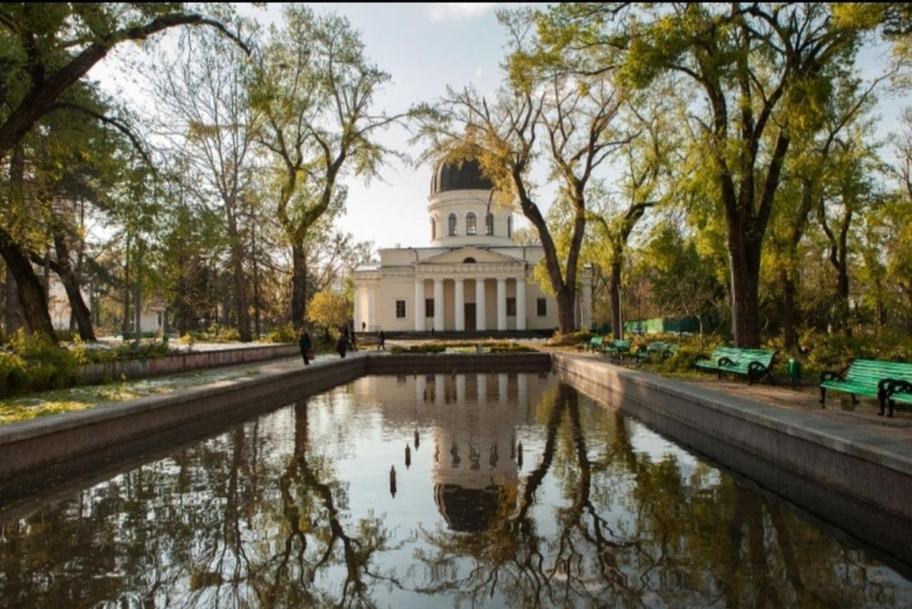 Ultracentral Armeneasca Street Chisinau Exterior photo